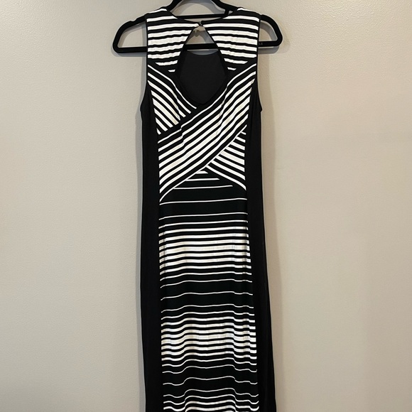 White House Black Market Maxi Dress - Picture 3 of 3